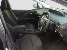 Toyota Prius S - U8268