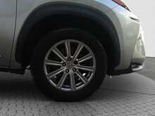 Lexus NX 300h S - U8297
