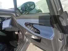 Land Rover Range Rover Evoque P300e R-Dynamic S - U8313