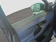 Land Rover Range Rover Evoque P300e R-Dynamic S - U8313