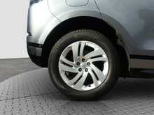 Land Rover Range Rover Evoque P300e R-Dynamic S - U8313