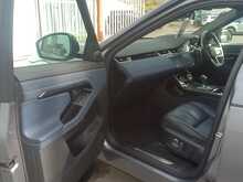 Land Rover Range Rover Evoque P300e R-Dynamic S - U8313