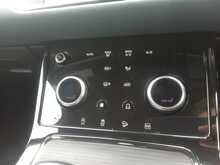 Land Rover Range Rover Evoque P300e R-Dynamic S - U8313