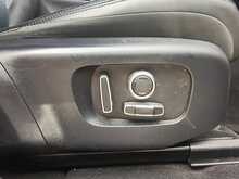 Land Rover Range Rover Evoque P300e R-Dynamic S - U8313