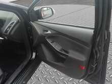 Ford Focus Zetec - U8330