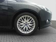 Ford Focus Zetec - U8330