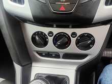 Ford Focus Zetec - U8330