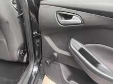 Ford Focus Zetec - U8330