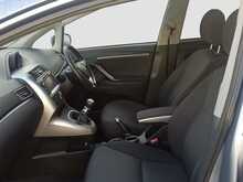 Toyota Verso D-4D Icon - U8335