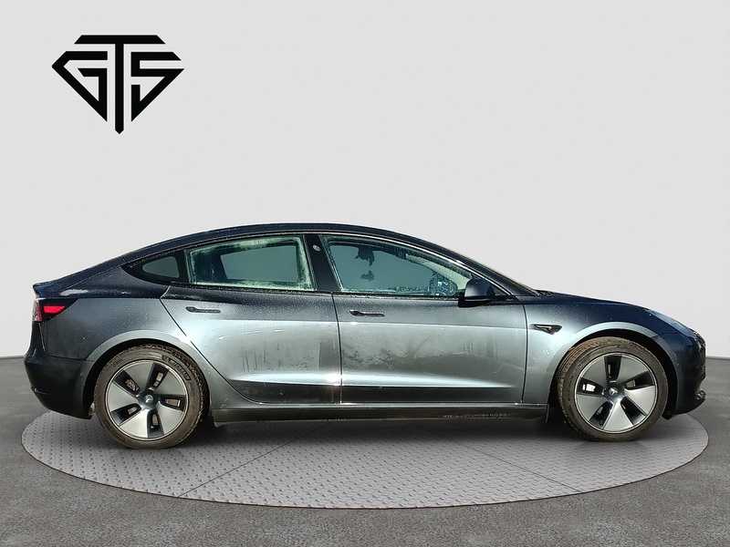 Tesla Model 3 Standard Range Plus - U8337