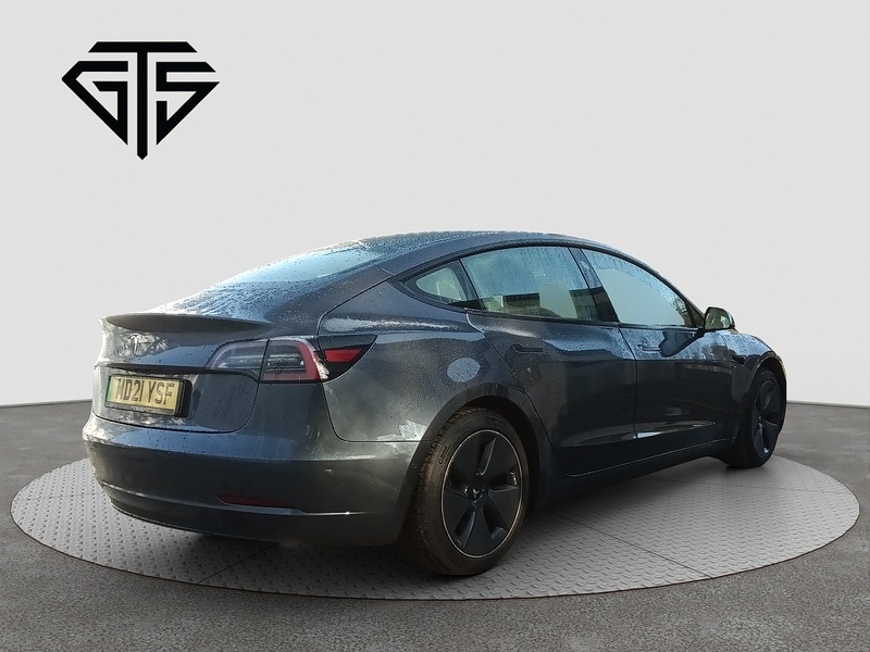 Tesla Model 3 Standard Range Plus - U8337