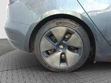 Tesla Model 3 Standard Range Plus - U8337
