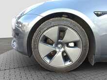 Tesla Model 3 Standard Range Plus - U8337