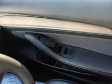 Tesla Model 3 Standard Range Plus - U8337