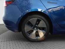 Tesla Model 3 Standard Range Plus - U8339