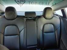 Tesla Model 3 Standard Range Plus - U8339