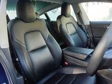 Tesla Model 3 Standard Range Plus - U8339