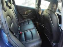 Tesla Model 3 Standard Range Plus - U8339