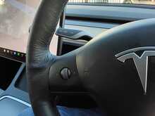 Tesla Model 3 Standard Range Plus - U8339