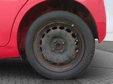 Toyota AYGO VVT-i x-play - U8353