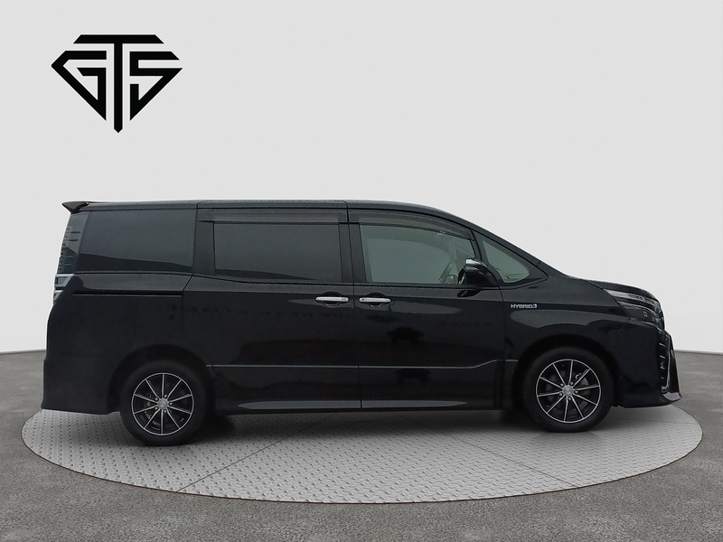 Toyota Voxy Hybrid ZS Kirameki2 - U8362