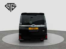 Toyota Voxy Hybrid ZS Kirameki2 - U8362