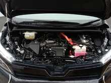 Toyota Voxy Hybrid ZS Kirameki2 - U8362