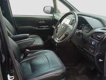 Toyota Voxy Hybrid ZS Kirameki2 - U8363