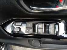 Toyota Voxy Hybrid ZS Kirameki2 - U8363