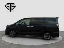 Toyota Voxy Hybrid ZS Kirameki2 - U8363