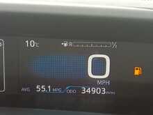 Toyota Prius S Safetyplus 2 - U8365