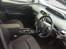 Toyota Prius S Safetyplus 2 - U8365