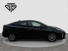 Toyota Prius S Safetyplus 2 - U8365