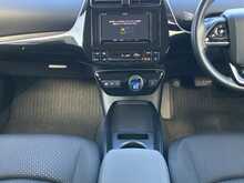 Toyota Prius S - U8368