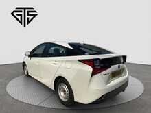 Toyota Prius S - U8368