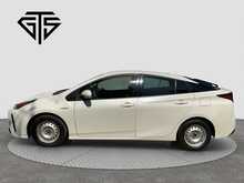 Toyota Prius S - U8368