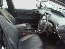 Toyota PRIUS PHV A - U8369