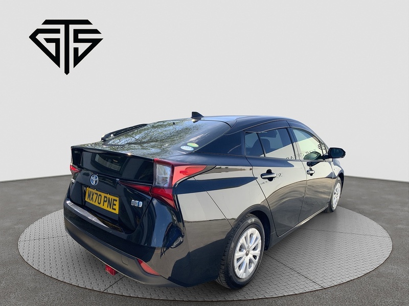 Toyota Prius S - U8371