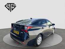 Toyota Prius S - U8371