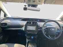Toyota Prius S - U8371