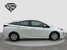 Toyota Prius S - U8373