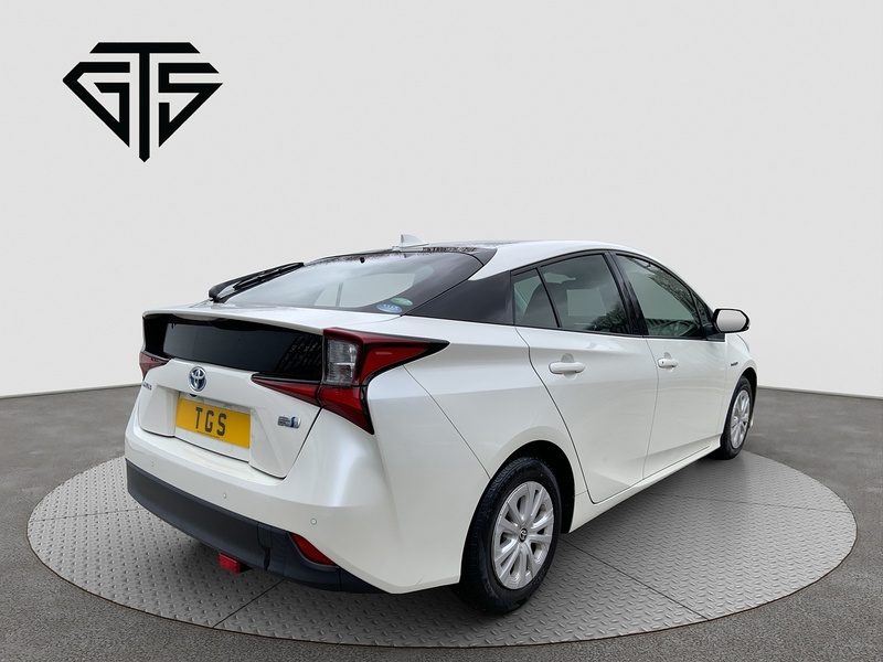 Toyota Prius S - U8373