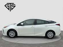 Toyota Prius S - U8373
