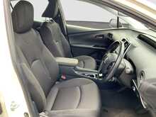 Toyota Prius S - U8373
