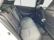 Toyota Prius S - U8373