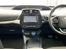 Toyota Prius S - U8373