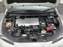 Toyota Prius S - U8373