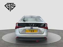 Toyota Prius S - U8375