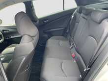 Toyota Prius S - U8375