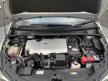 Toyota Prius S - U8375